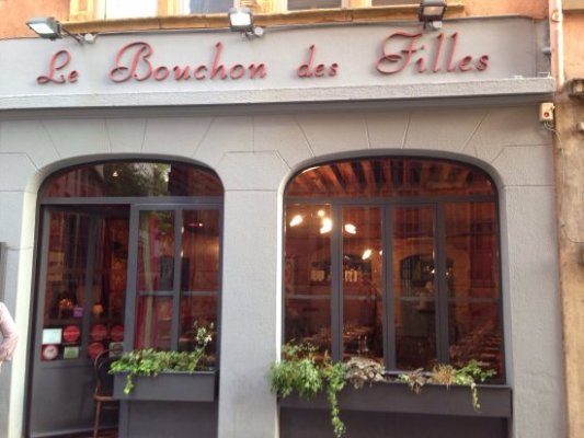 Le Bouchon Des Filles