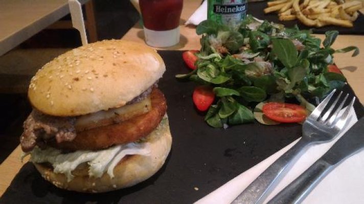 MAKI BURGER