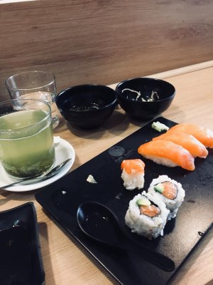Oshi Sushi