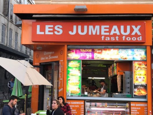 Les Jumeaux