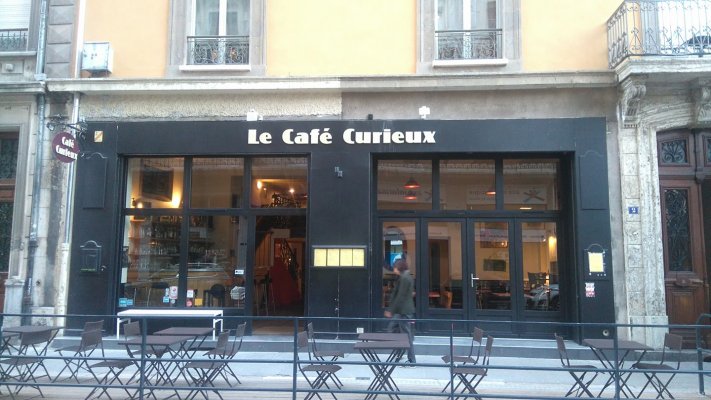 Le Café Curieux