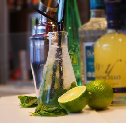 La Pharmacie Bar