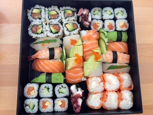 Sushi Street Café