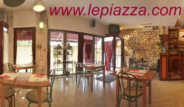 Le Piazza Restaurant Pizzeria